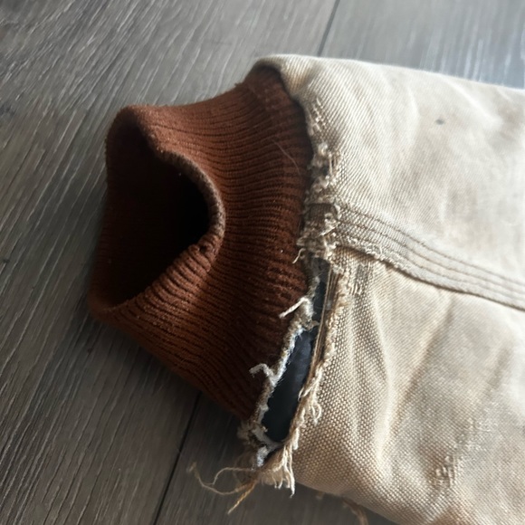 Carhartt Hooded Jacket - Picture 5 of 6